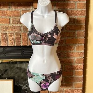 Calia by Carrie Underwood Gray Floral Bikini